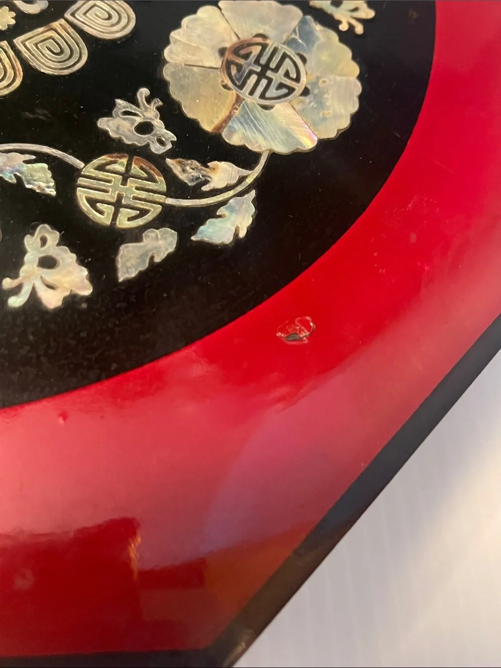 Vintage lacquer box with abalone inlay